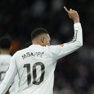 AG体育app下载-记者：姆巴佩去年12月以来一直受到膝伤困扰，但他带伤坚持出战